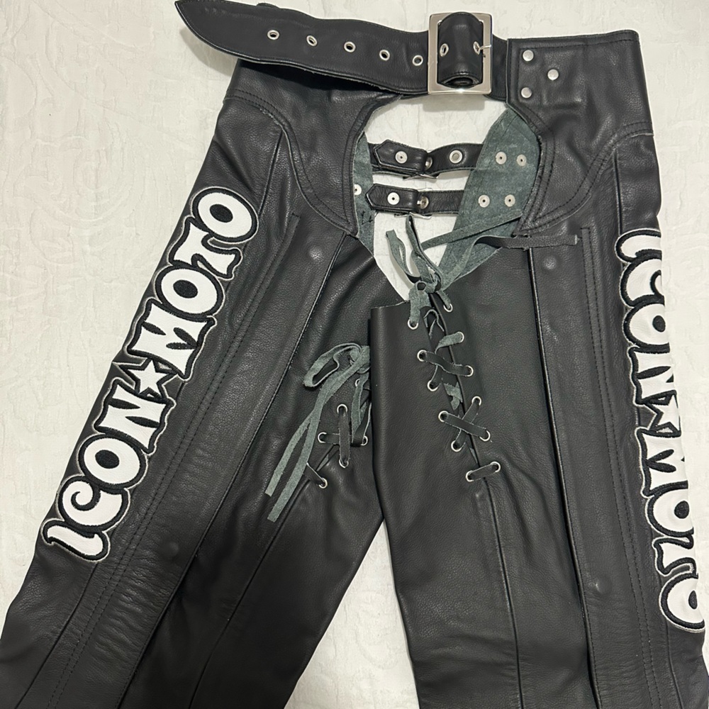 Leather Bombshell Motorcycle GoGo chaps - Picture 2 of 16